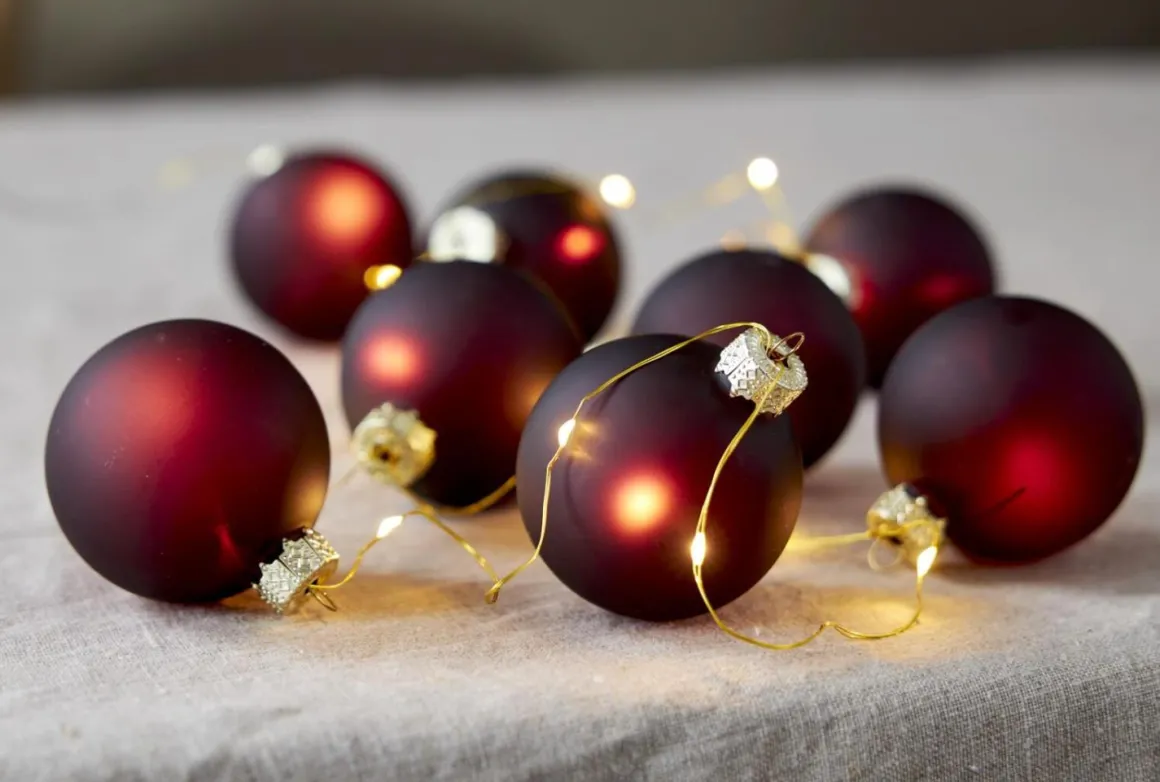 BLISS Ljusslinga Batteri 1,6m 22LED Varmvit/Röd