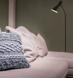 CERES Golvlampa 146cm Svart