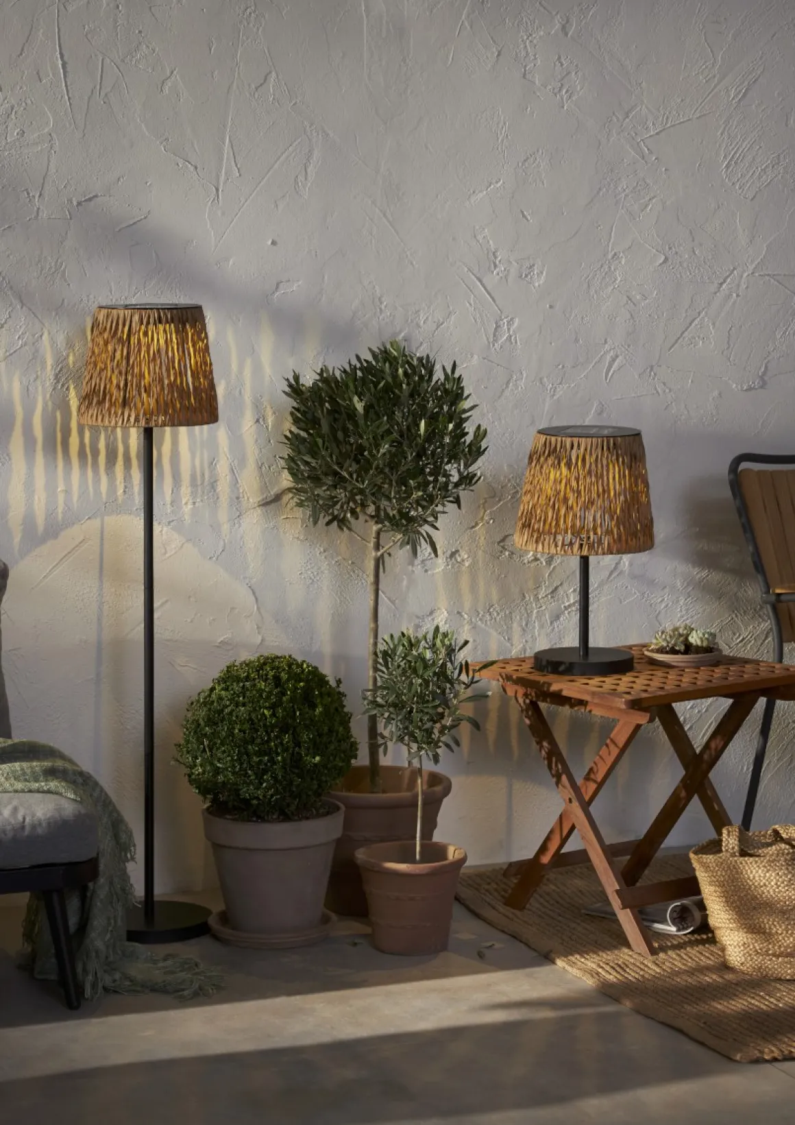 CESTA Golv solcellslampa 127cm Brun/Svart