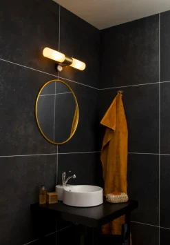 COSENZA Vägglampa Bad Dubbel 43,5cm Matt Mässing/Opalvit IP44