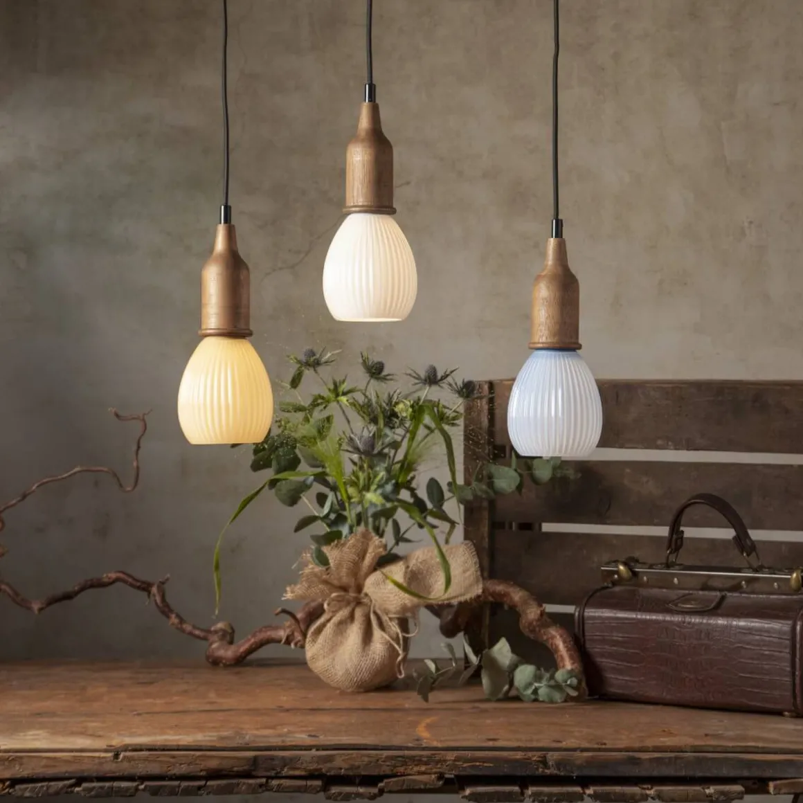 E27 DREAM Decoled 3.5W 3000K 210lm Blå LED-Lampa