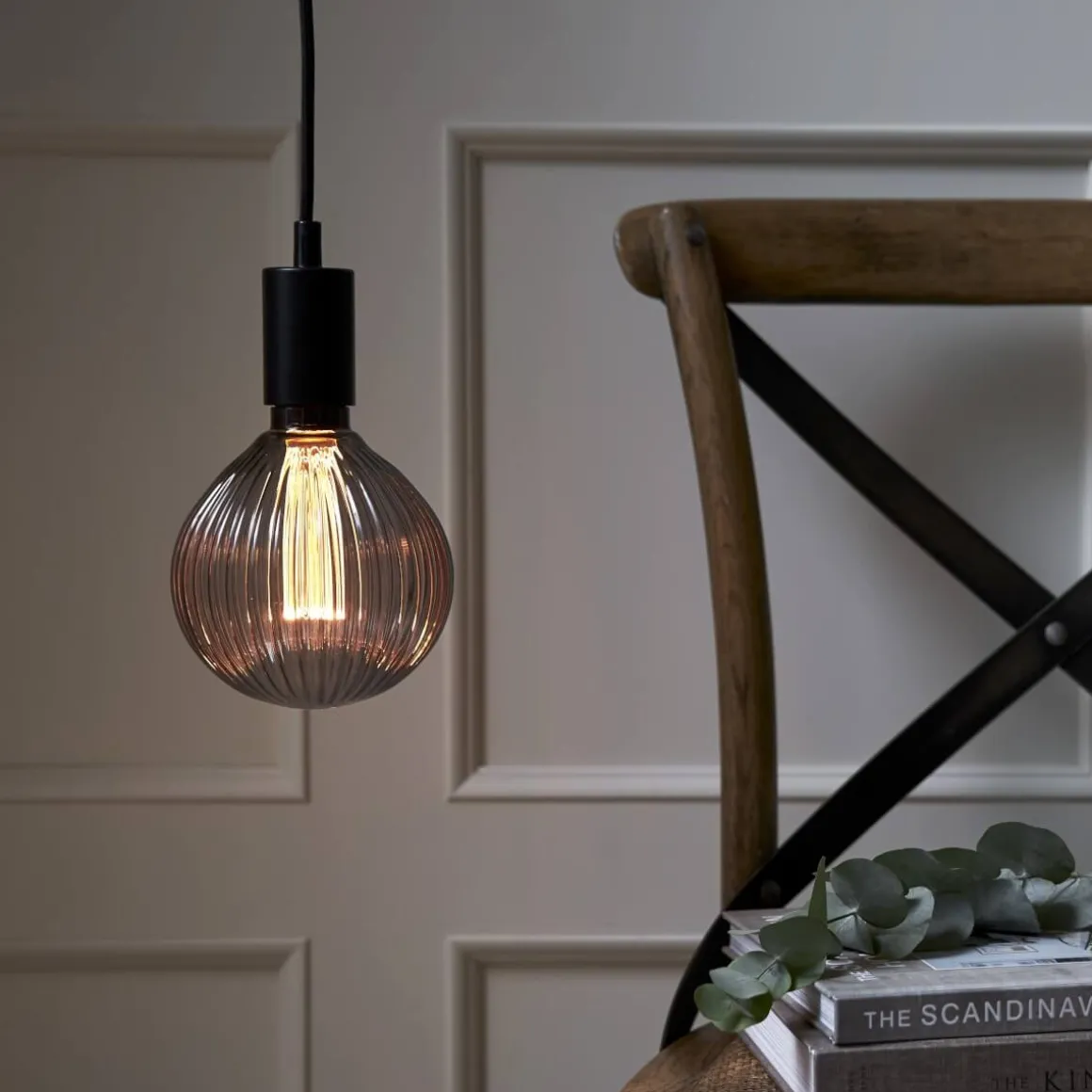 E27 Glob125 Decoled New Generation Classic Svart 1W 2000K 50lm LED-Lampa