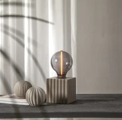 E27 Glob95 DecoLed 3-Steg Dimbar Minne 2W 1800K 100lm Smoke