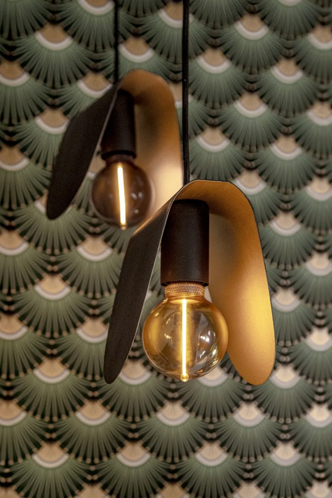 E27 Glob80 DecoLed 3-Steg Dimbar Minne 2W 1800K 100lm Smoke