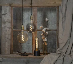 E27 Glob200 Dimbar 2.6W 2200K 55lm Rökfärgad LED-Lampa