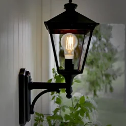 E27 Normal Sensor Klar 8W 2700K 1050lm LED-Lampa