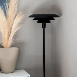 EPSILON Golvlampa 150cm Svart