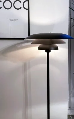 EPSILON Golvlampa 150cm Svart