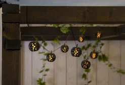 FLAME Solcells-ljusslinga 2,1m Svart