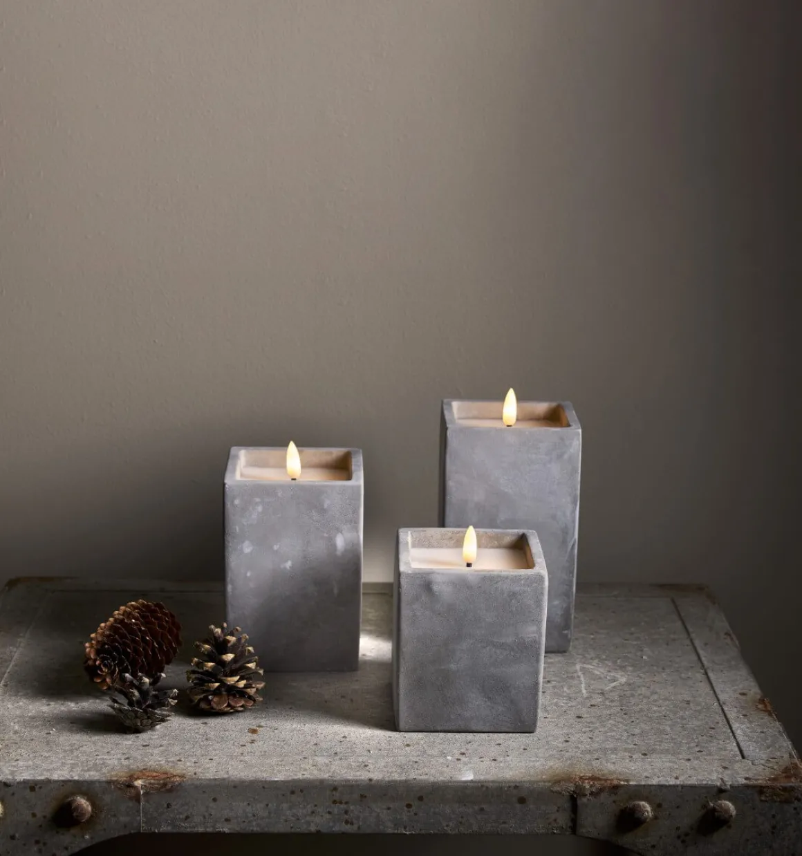 FLAMME CEM LED-Blockljus Batteri 16,5cm Grå