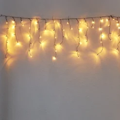 GOLDEN WARM WHITE Istappsslinga 5,9m 240LED Extra varmvit/Svart IP44