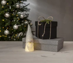 JOYLIGHT Dekorationsfigur Tomte Batteri 18cm Vit