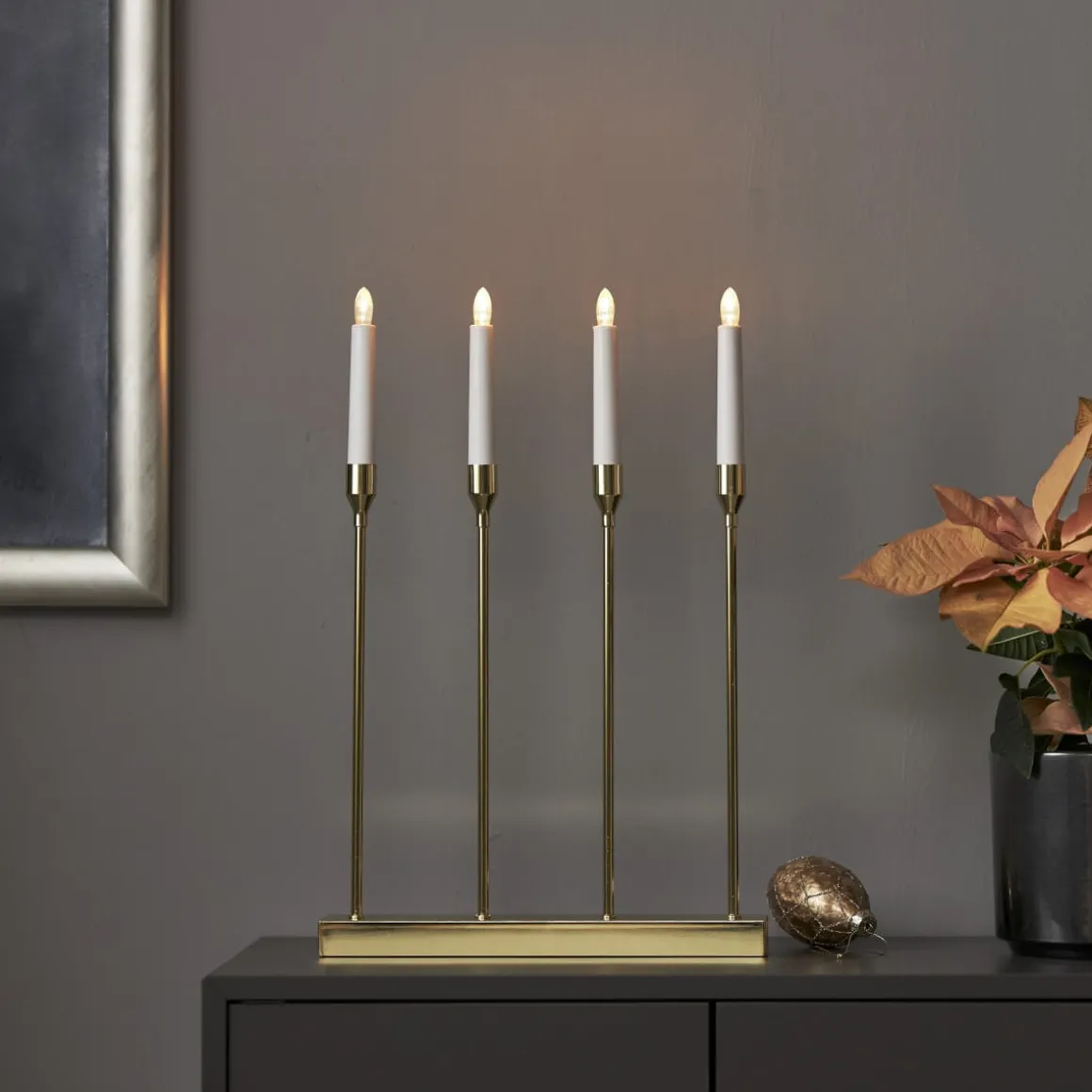 LOTTIE Ljusstake Batteri 4L 48cm Mässing