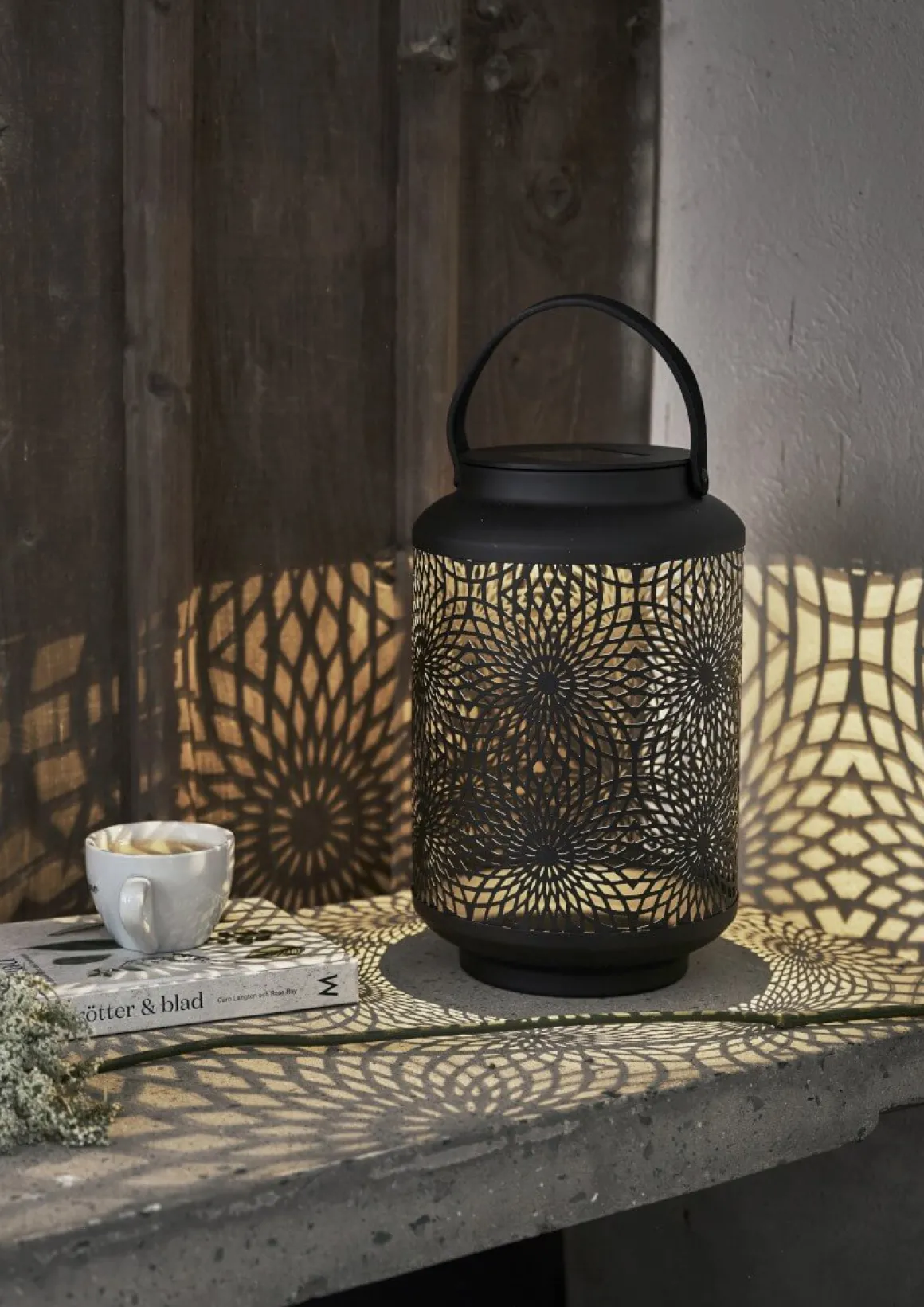 MANDALA Solcellslykta 30cm Svart