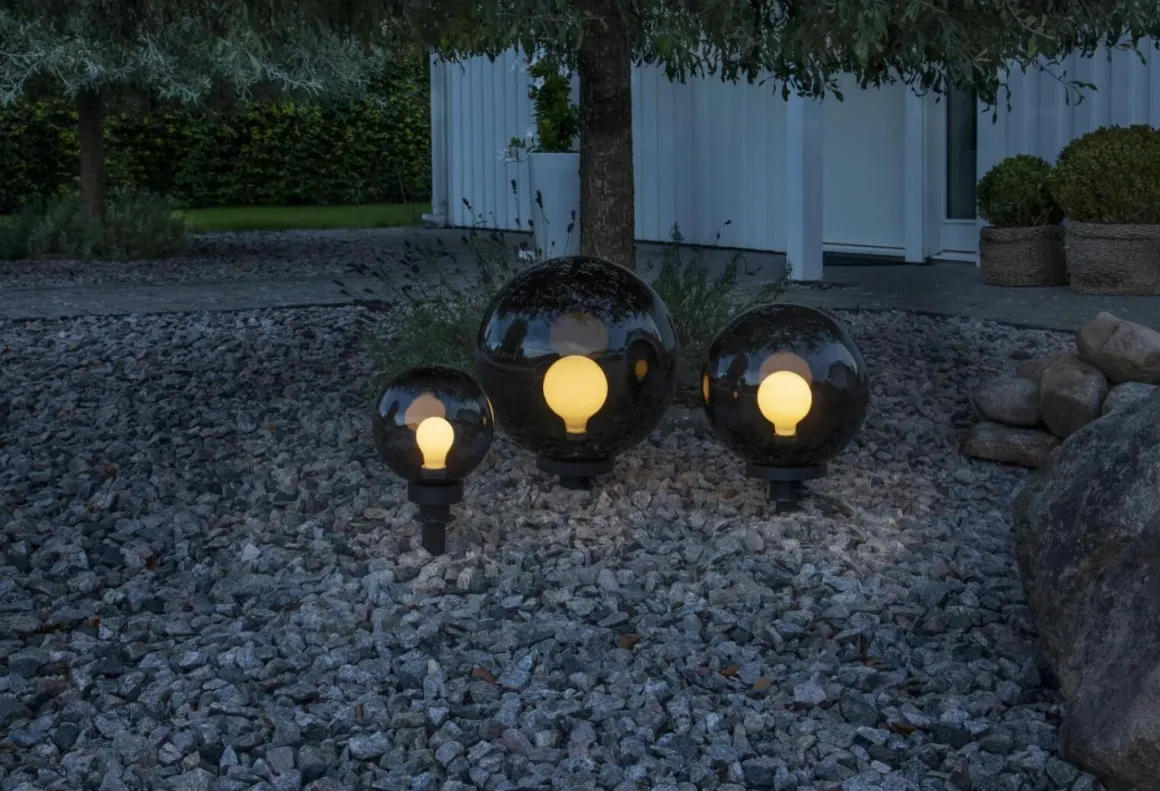 ORBY Klot Utomhusdekoration 40cm Svart