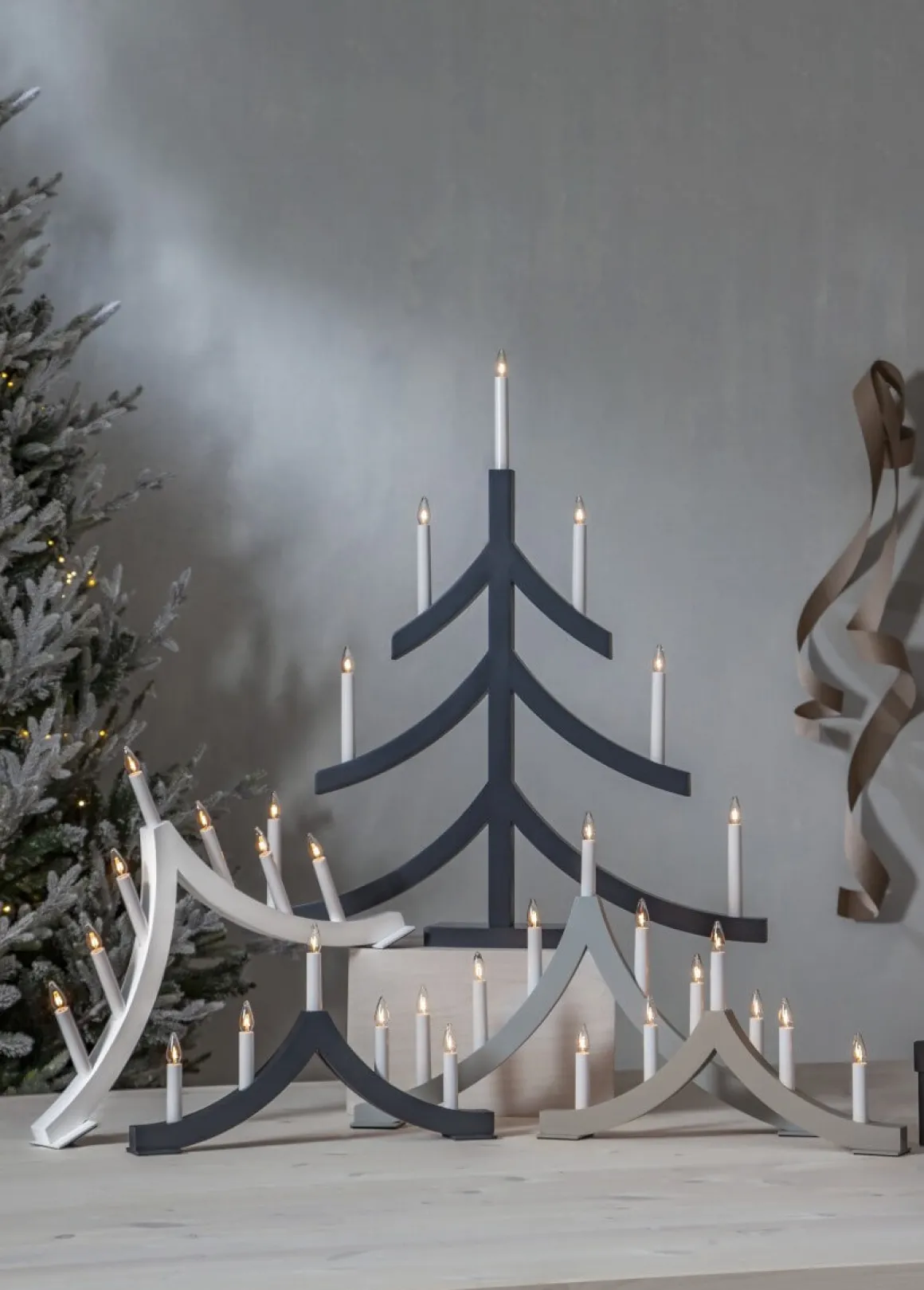 PAGOD Ljusstake 7L 40cm Vit