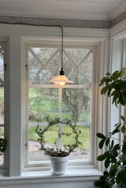 SILVIA Fönsterlampa 21,5 cm Svart/Opalvit