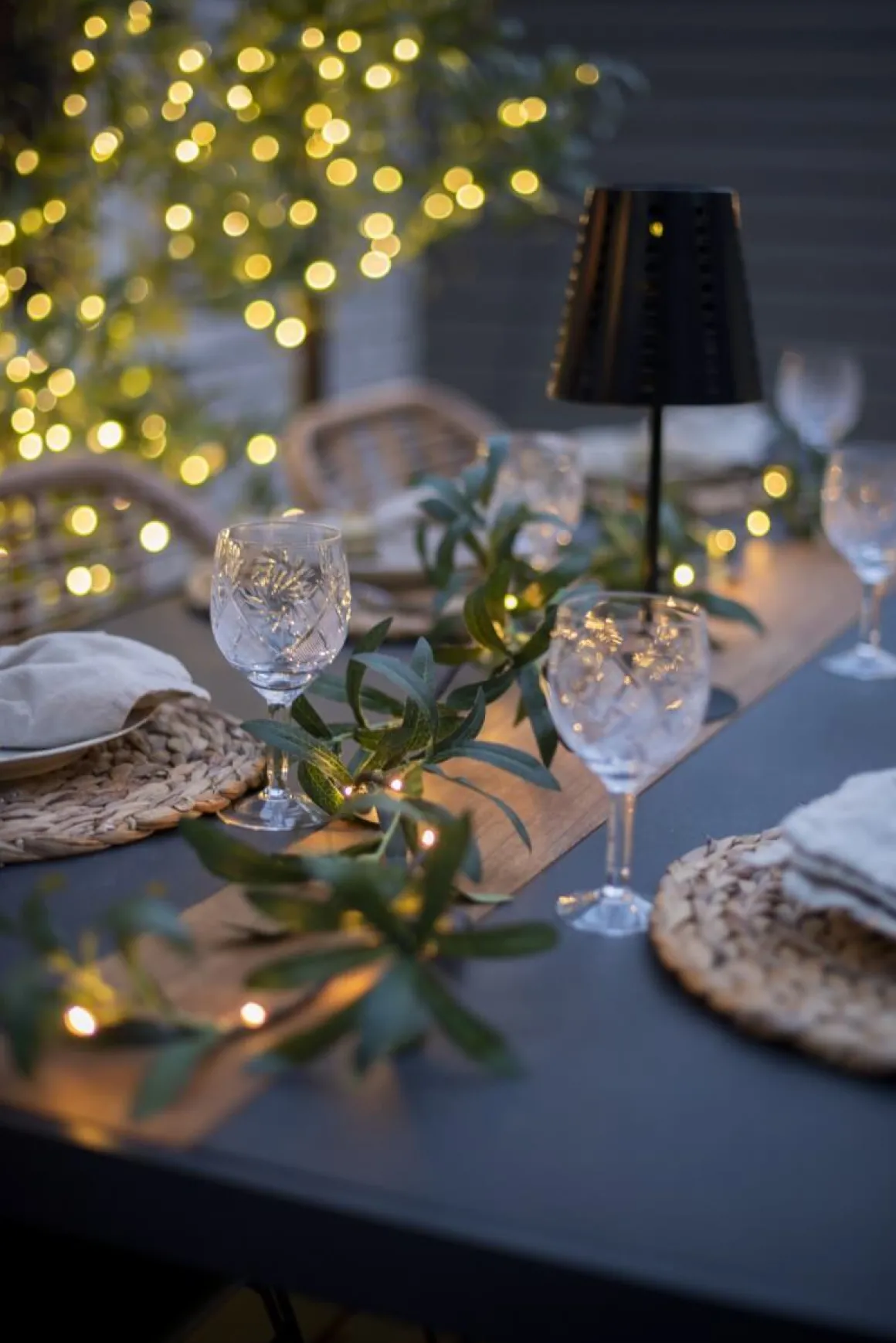 SOLA Solcellslampa 35cm Svart