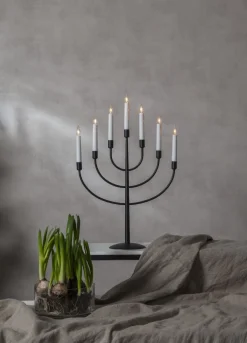 TITUS Ljusstake 7L 59cm Svart