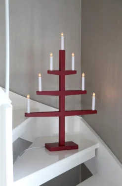 Tripp Ljusstake 7L 77cm Röd