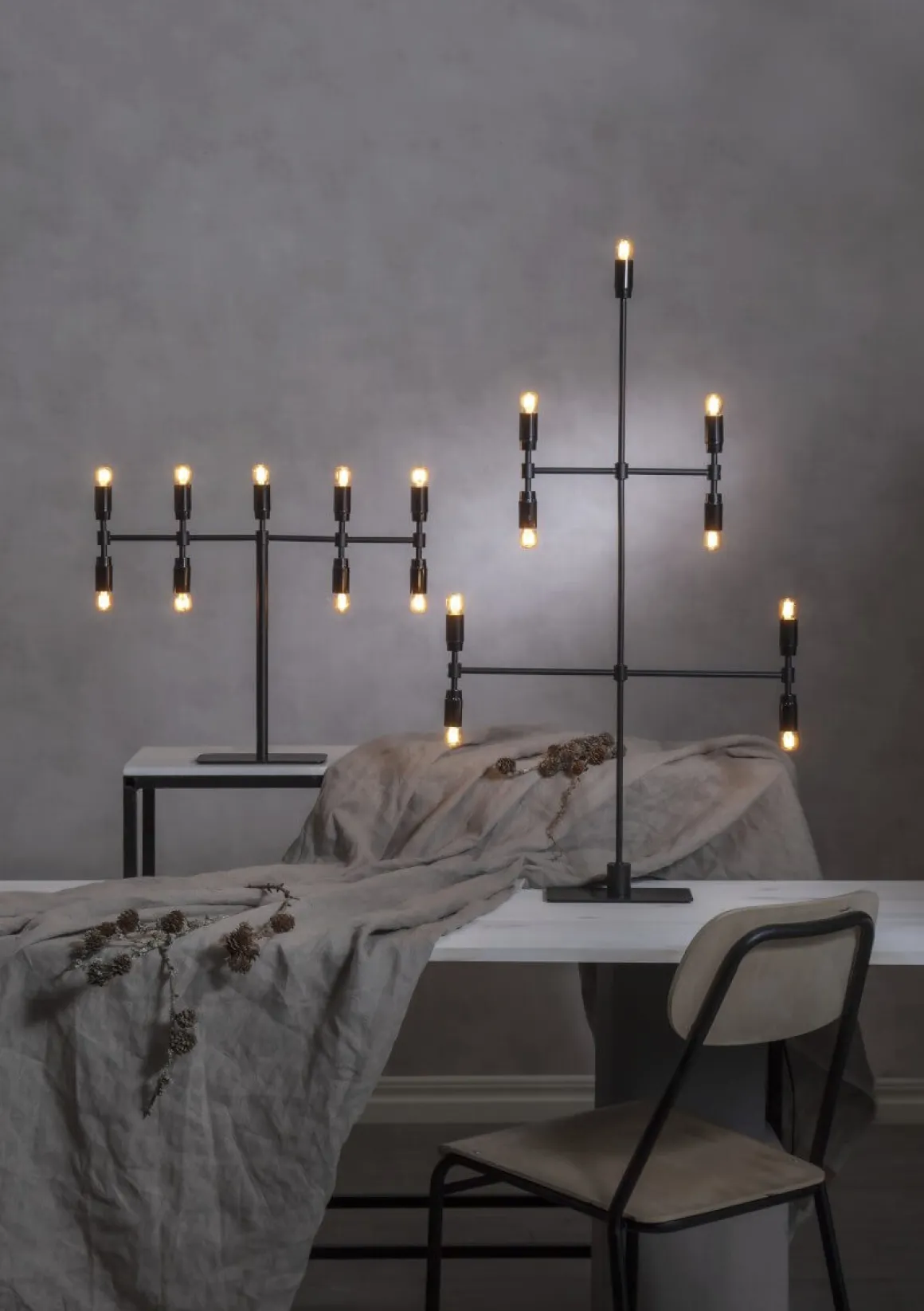 TWICE Ljusstake 9L 91cm Svart