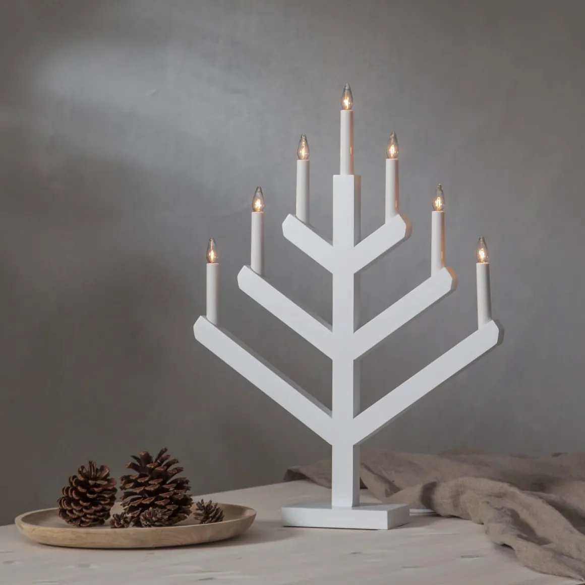 VINGA Ljusstake 7L 62cm Vit