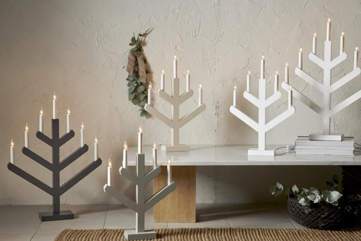 VINGA Ljusstake 7L 62cm Vit